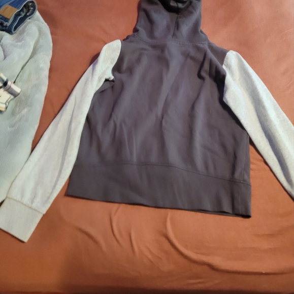 Sweatshirt - Picture 2 of 2